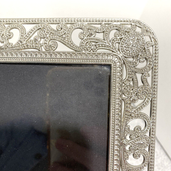 Sheffield Home Photo Frame 4 X 6 Ornate Silver Toned Textured Filigree Pattern - Picture 4 of 7
